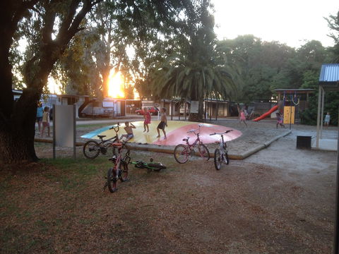 Nagambie Caravan Park & Motel - Darwin Holiday 1