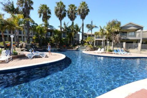 Yarrawonga Waterfront Apartments - Darwin Holiday 0