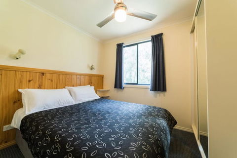 Deniliquin Riverside Caravan Park - Darwin Holiday 4