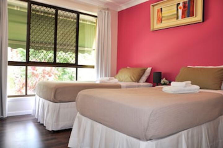 Southern Gold Coast QLD Darwin Holiday