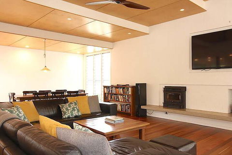 A PERFECT STAY - Cavvanbah Seaside Cottage - Darwin Holiday 3