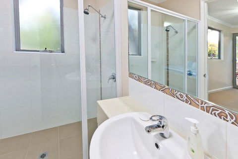 Whatmans Beach House - Darwin Holiday 6