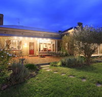 Lochinver Farm Homestead  Cottages - Darwin Holiday