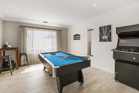 Luxury Coastal Escape - Darwin Holiday 1