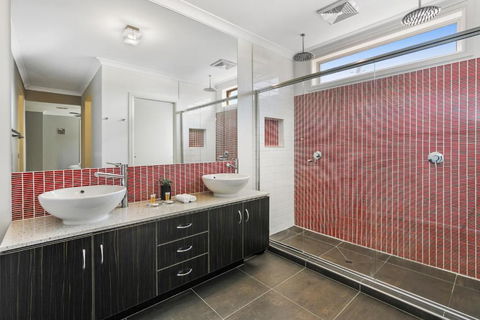 Luxury Coastal Escape - Darwin Holiday 2