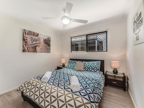 Coolum Waves Pet Friendly Holiday House - Darwin Holiday 1