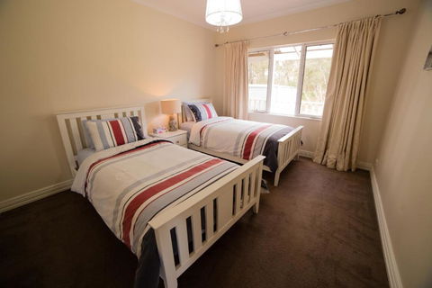 The Summer House Retreat - Darwin Holiday 2