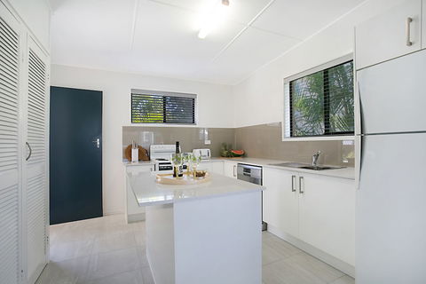 Petrel By The Sea - Darwin Holiday 1