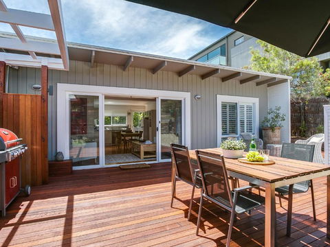 Capella Villa No. 4 Stunning Luxury Decor Inside & Out - Darwin Holiday 5