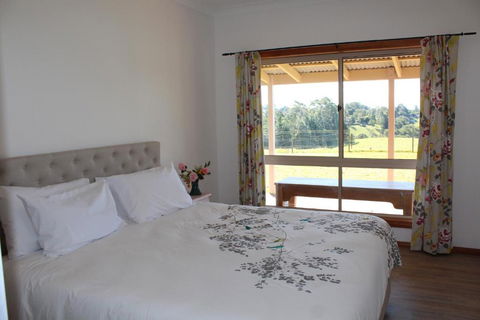 Montville House On The Hill - Darwin Holiday 3
