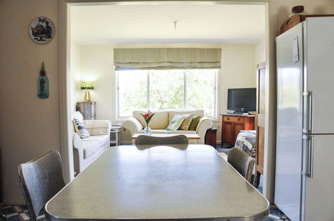 FALMOUTH Seadrift Cottage - Darwin Holiday 1