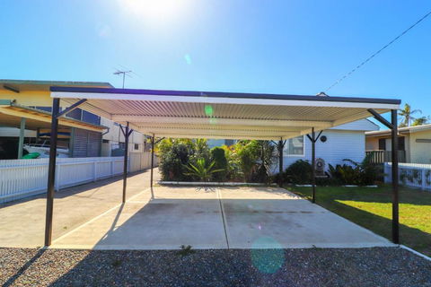 Blacksmiths Sea Breeze - Darwin Holiday 5