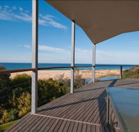 Pelicans Perch - Darwin Holiday
