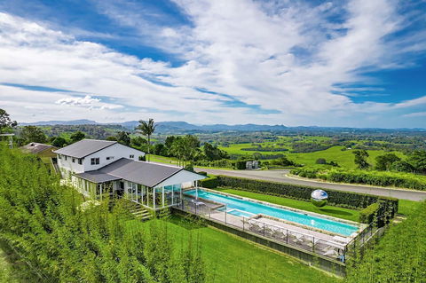 A PERFECT STAY - Villa St Helena - Darwin Holiday 0