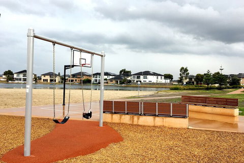 Deluxe Lake View House - Darwin Holiday 4