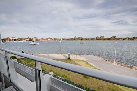 Bridgepoint 106 - Darwin Holiday 1