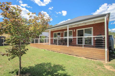 Blue Hills Rise - Darwin Holiday 6
