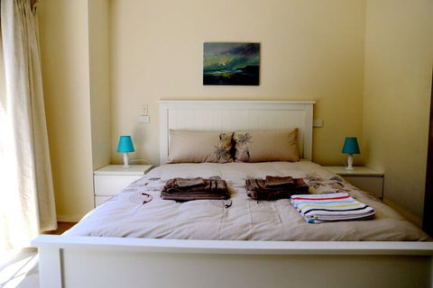 Isle Of Serenity - Darwin Holiday 1