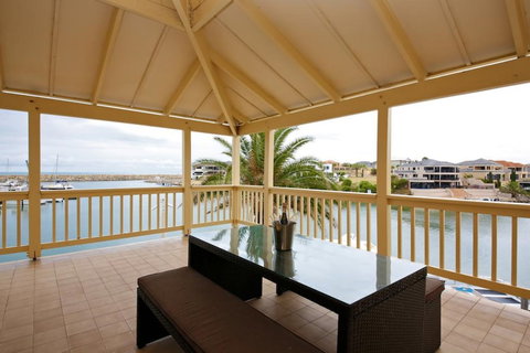 The Marina Hotel - Mindarie - Darwin Holiday 1