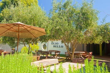 Olio Bello Lakeside Glamping - Darwin Holiday 3