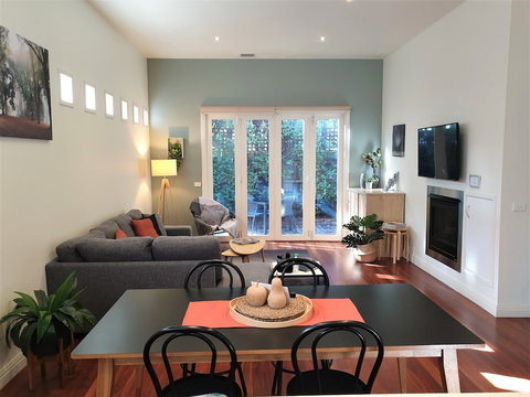 Healesville House - Magnolia House - Darwin Holiday 6