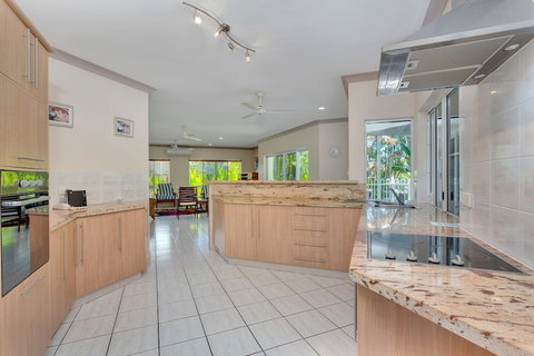 White Sapphire Holiday House - Darwin Holiday 2