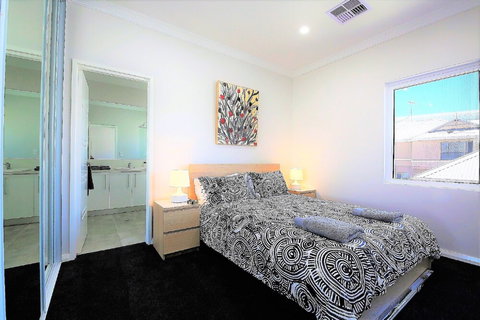 Harbour Views At Mindarie Marina - Darwin Holiday 5