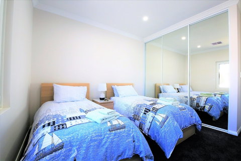 Harbour Views At Mindarie Marina - Darwin Holiday 6