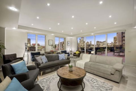 3 Bedroom Inner City Penthouse - Darwin Holiday 0