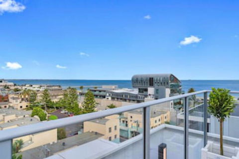 The Hamptons Apartments - Port Melbourne - Darwin Holiday 0