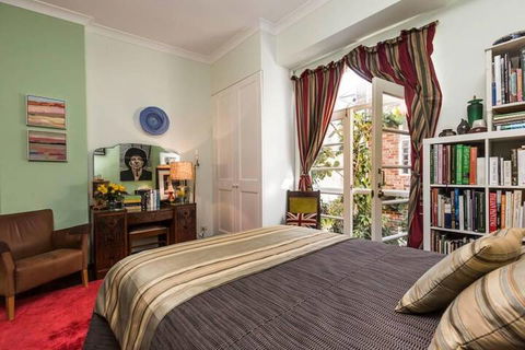 Historic Cottage - Darwin Holiday 3