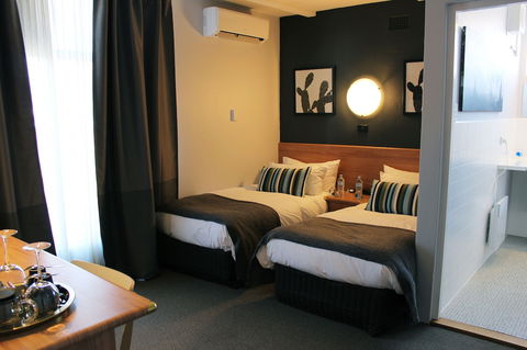 The Oriana, Orange - Darwin Holiday 2