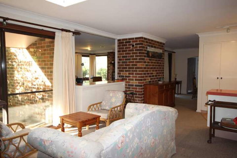 Rosella Retreat - Darwin Holiday 1