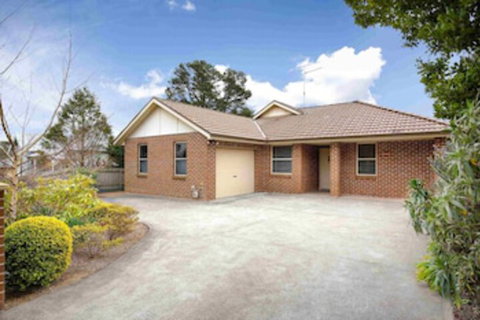 Refresham - Darwin Holiday 0