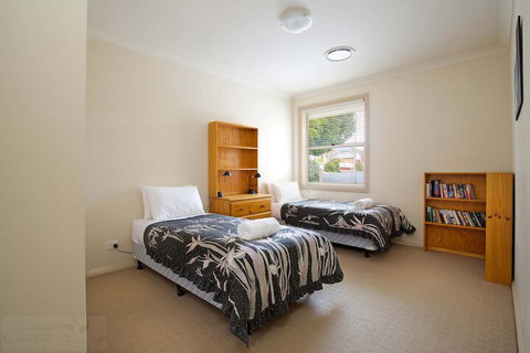 Refresham - Darwin Holiday 6