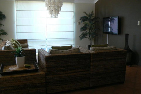 La Mer Home With A Pool - Darwin Holiday 1