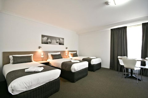 The Aberdeen Motel - Darwin Holiday 6