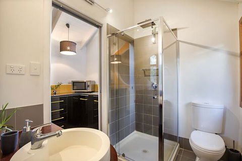 Airlie Beach Eco Cabins - Darwin Holiday 2