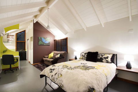 Airlie Beach Eco Cabins - Darwin Holiday 6