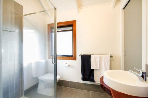 Airlie Beach Eco Cabins - Darwin Holiday 5