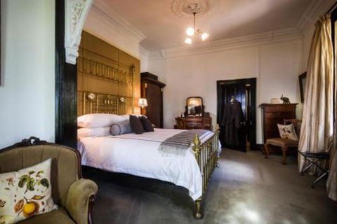 Holyrood House - Darwin Holiday 7