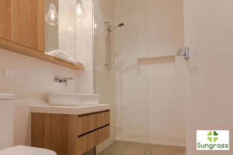 SOKO Waterfront - Darwin Holiday 6