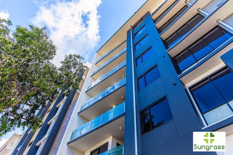 SOKO Waterfront - Darwin Holiday 1