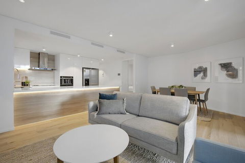 SOKO Waterfront - Darwin Holiday 7