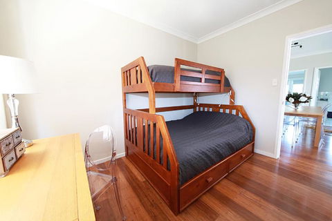 Bundeena Base Holiday Home - Darwin Holiday 3