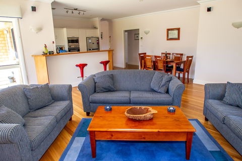 Lochnagar Barossa - Adults Only - Darwin Holiday 5