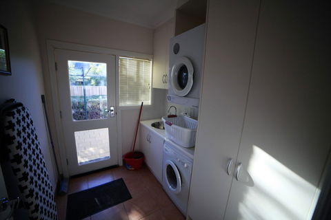 Lochnagar Barossa - Adults Only - Darwin Holiday 2