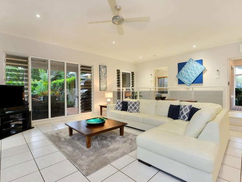 Sandwater Tropical Beachside Holiday House - Darwin Holiday 3