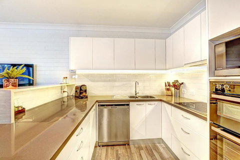 Snow Ski Apartments 36 - Darwin Holiday 2