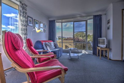 Ar Lan Y Mor - Darwin Holiday 0